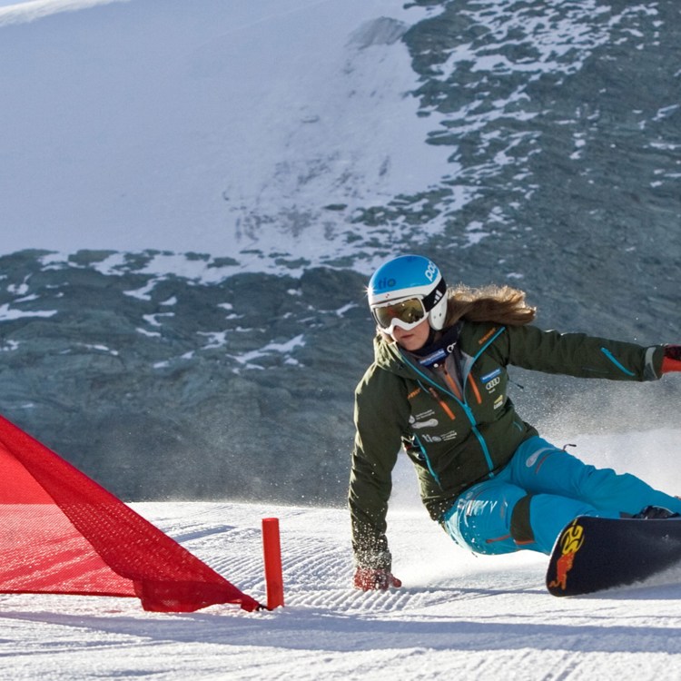 Michelle Dekker in actie in Saas-Fee 2016.jpg